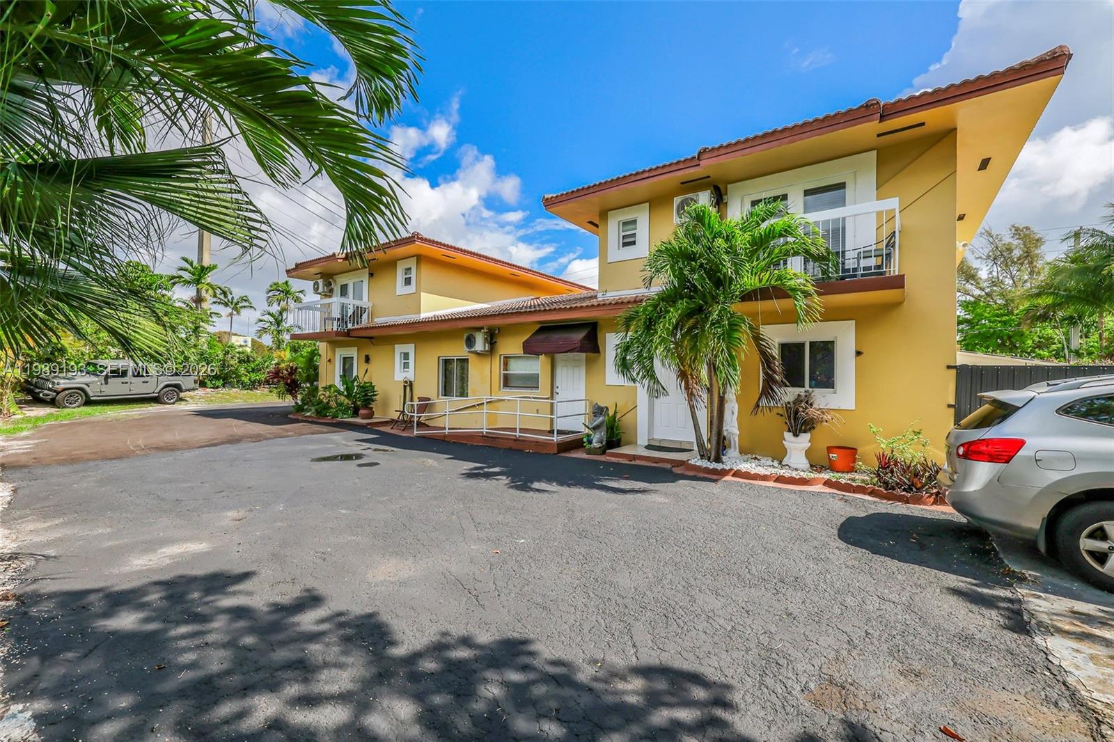 12085 W Dixie Hwy, Biscayne Park FL 33161