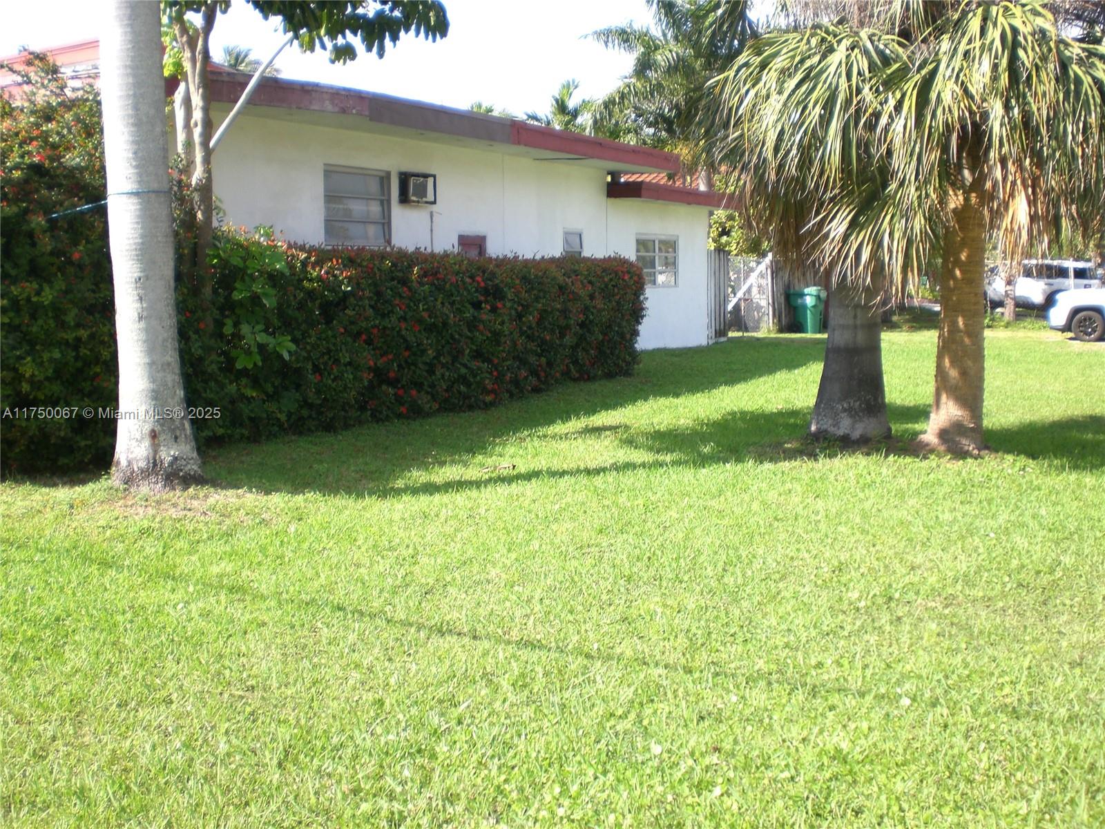 SUNNY ISLES BEACH, FL — photo 2 of 3