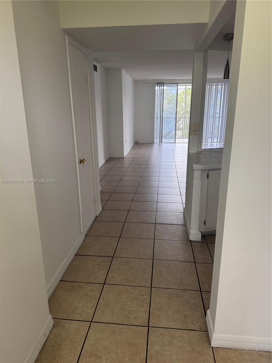 1710 NE 191st St # 3, Miami FL 33179