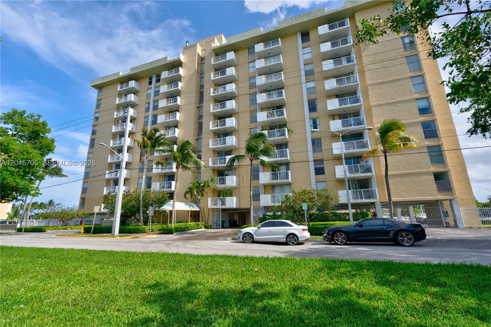 2000 NE 135th St # 908, North Miami FL 33181