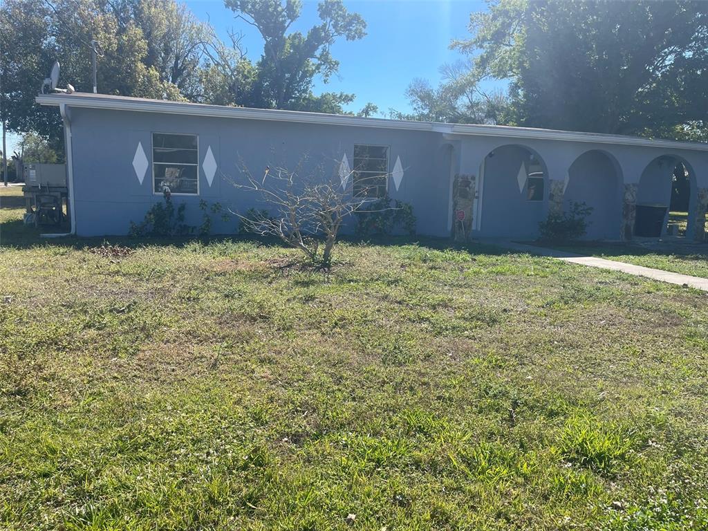 525 E HELEN AVENUE, PUNTA GORDA, FL — photo 3 of 29