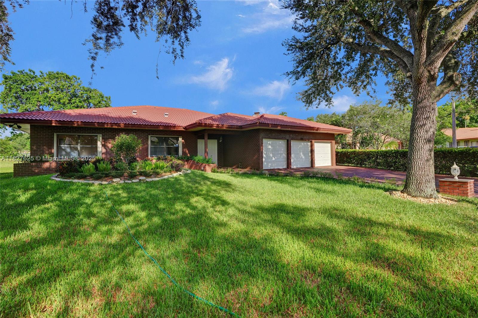 119 NW 81st Way, Coral Springs FL 33071