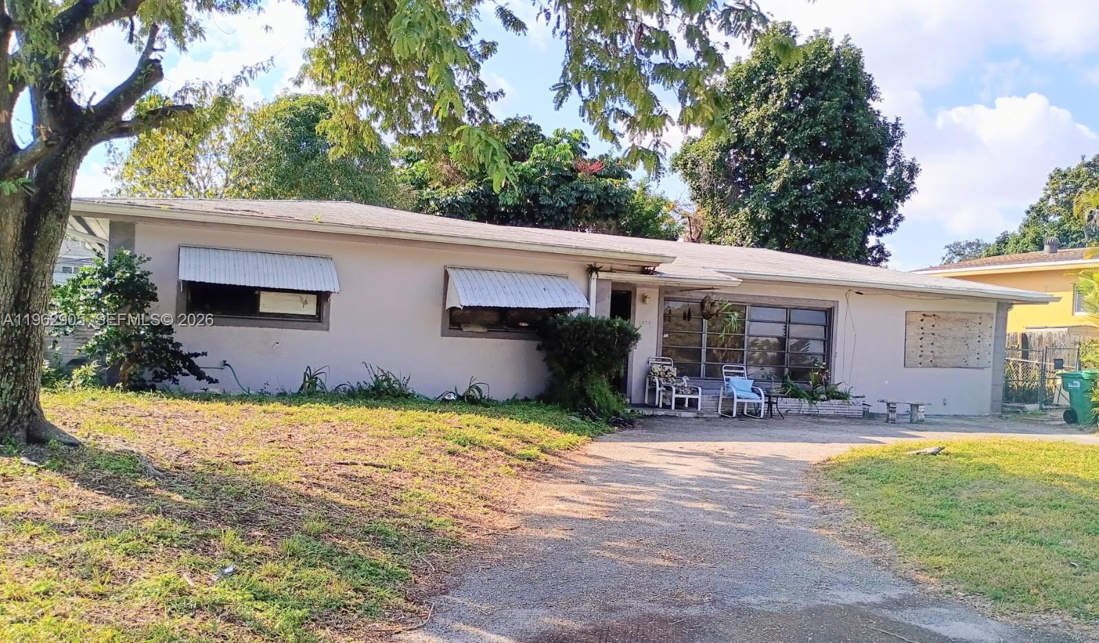 1040 NW 149th St, Miami FL 33168
