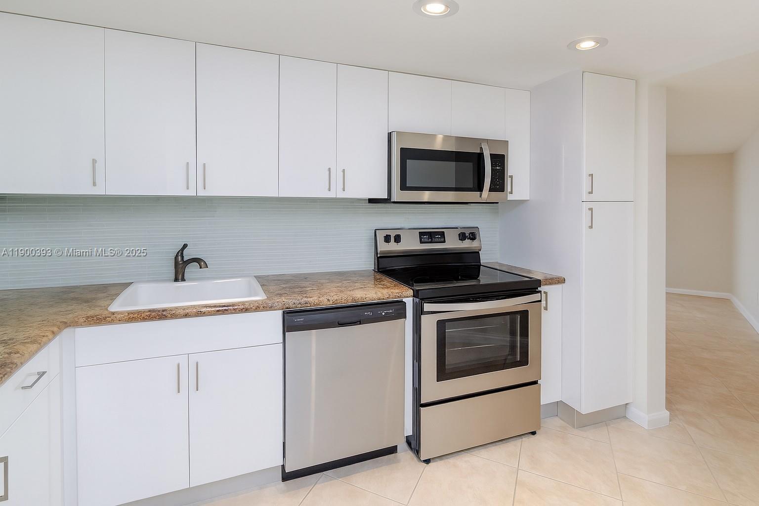 3475 N Country Club Dr # 115, Aventura FL 33180