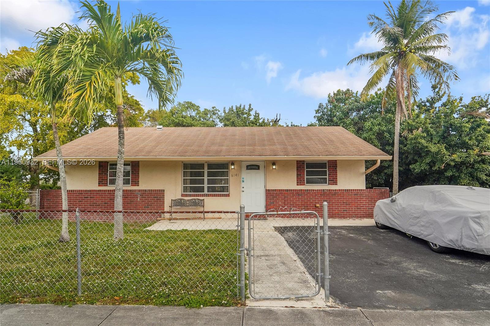 6141 Funston St, Hollywood FL 33023