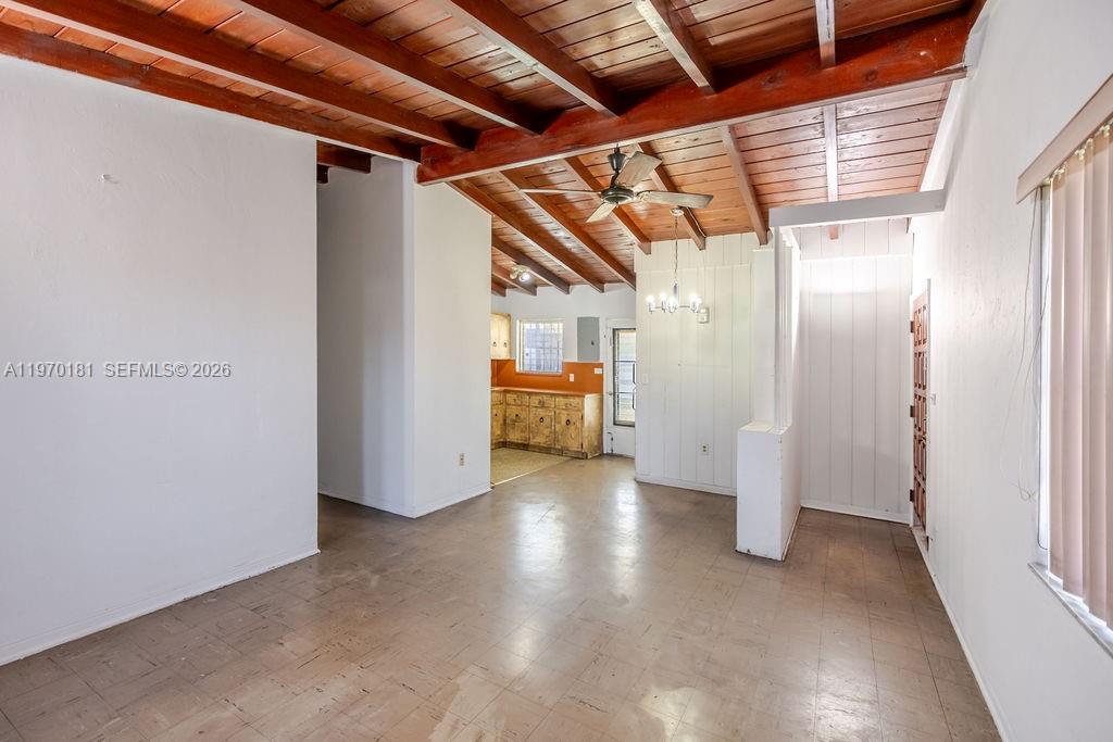670 SE 1st St, Hialeah FL 33010
