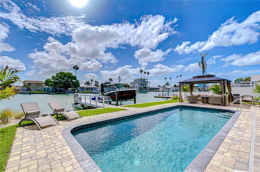 728 PRUITT DRIVE, MADEIRA BEACH, FL — photo 5 of 30