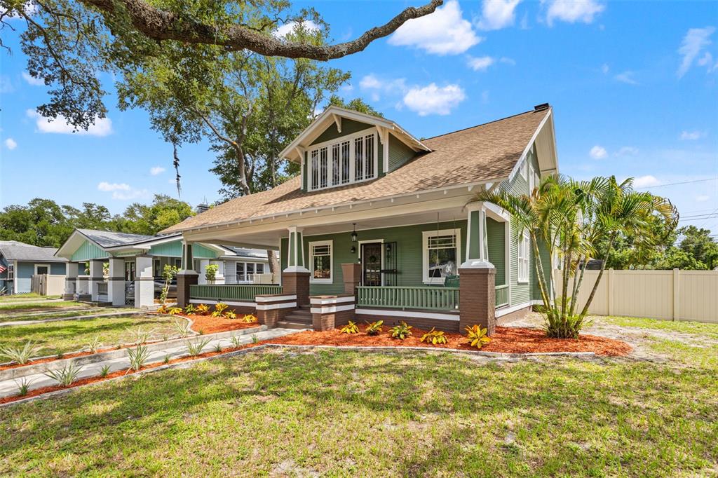 120 W COMANCHE AVENUE