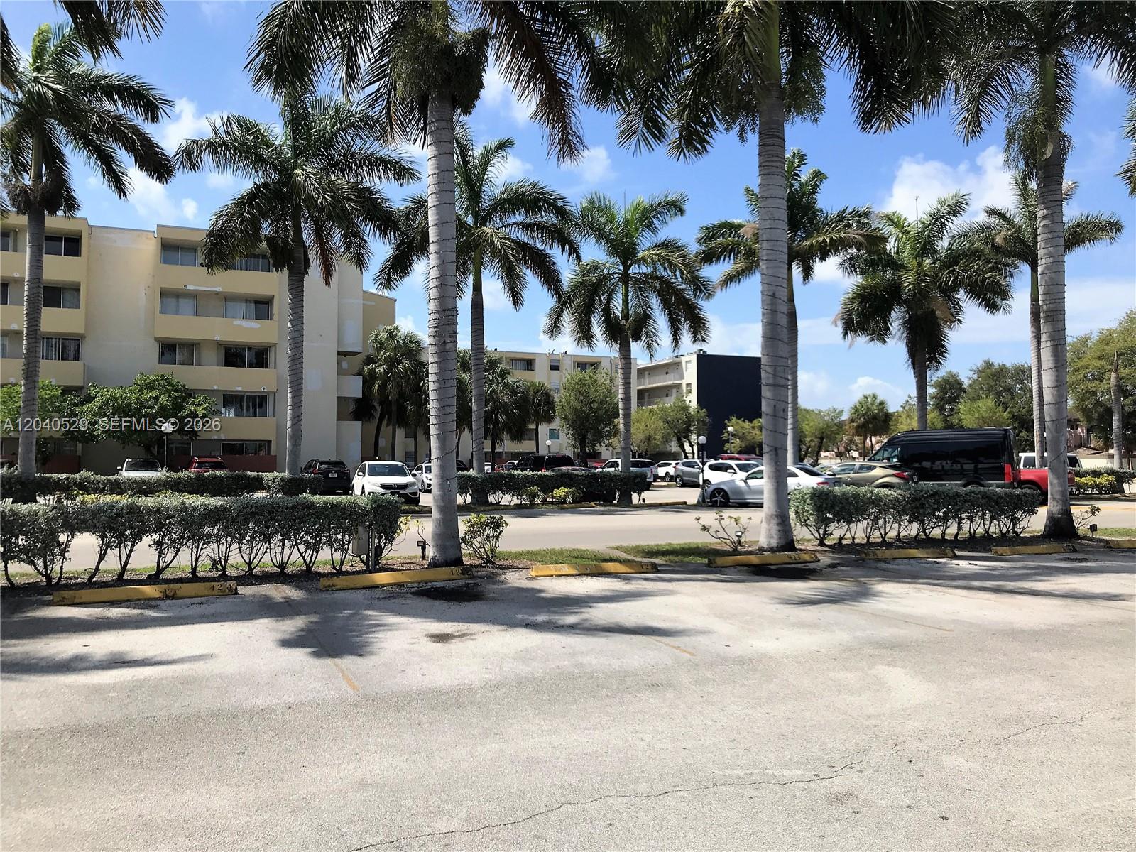 10000 NW 80 Ct # 2537, Hialeah Gardens FL 33016