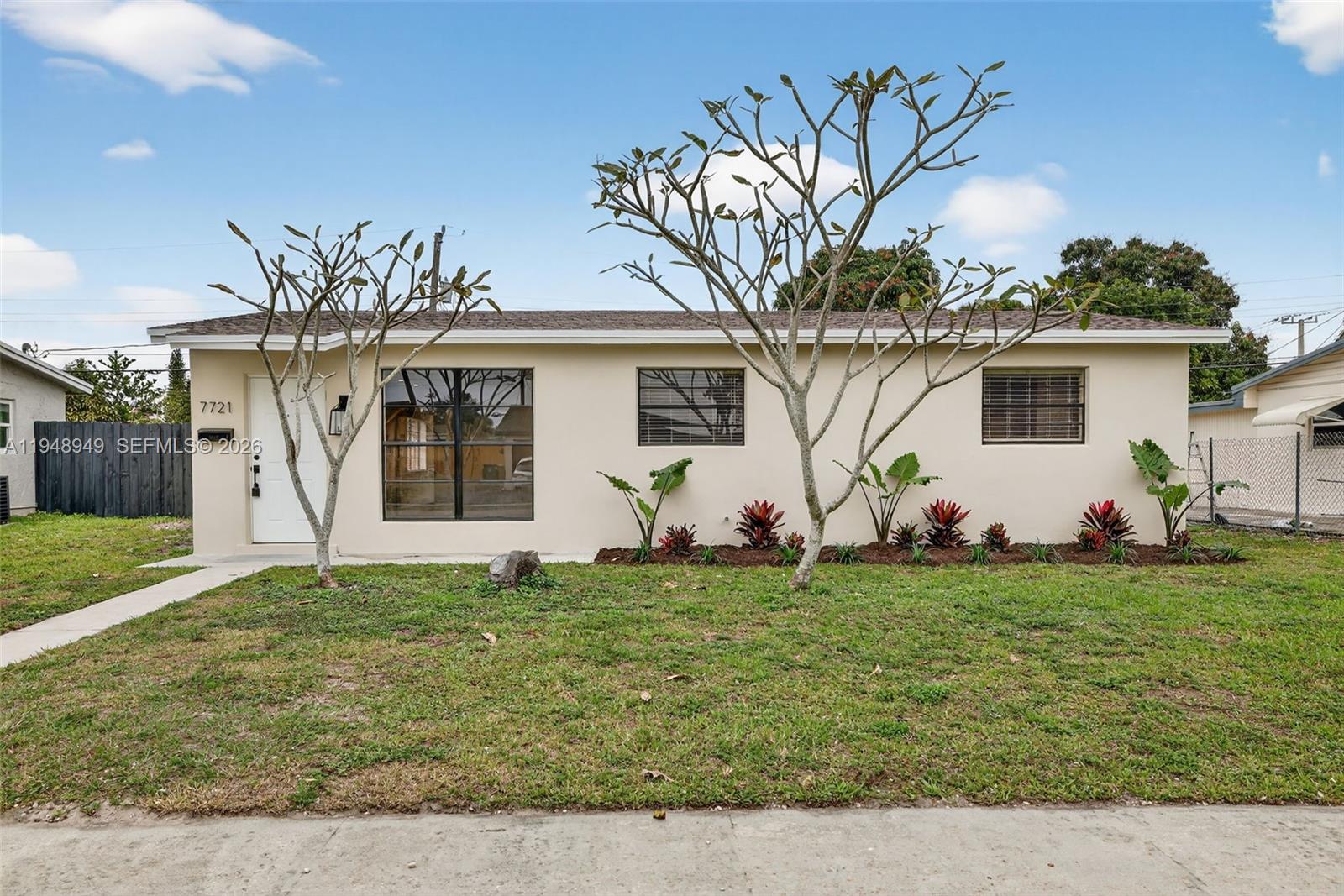 7721 NW 35th St, Davie FL 33024