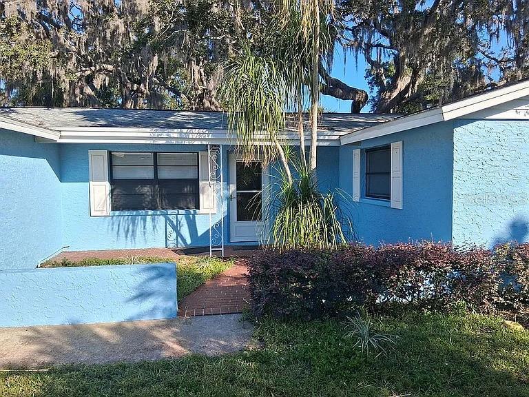 6819 PARKSIDE DRIVE