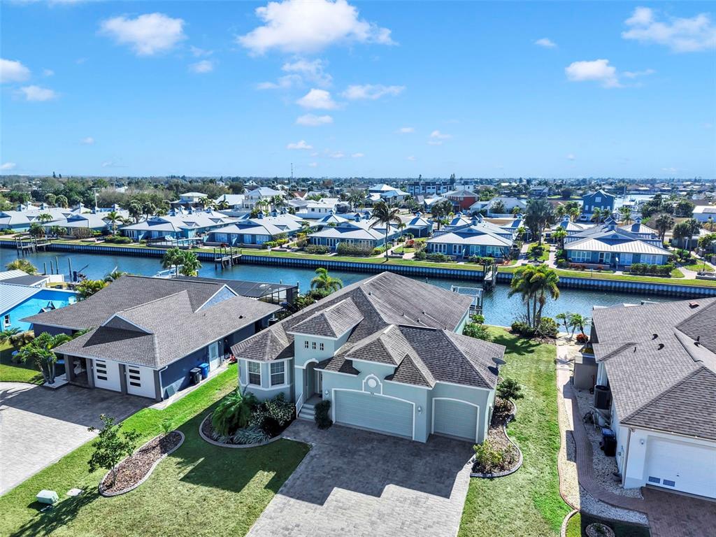 916 SPINDLE PALM WAY, APOLLO BEACH, FL — photo 2 of 30