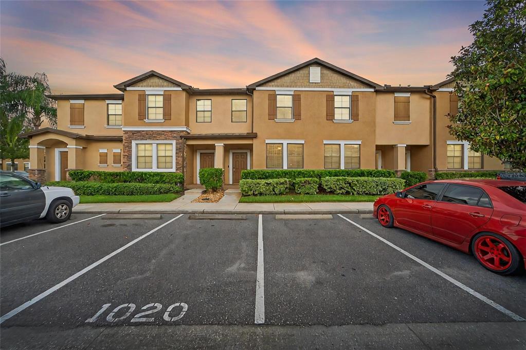 4389 FENNWOOD COURT