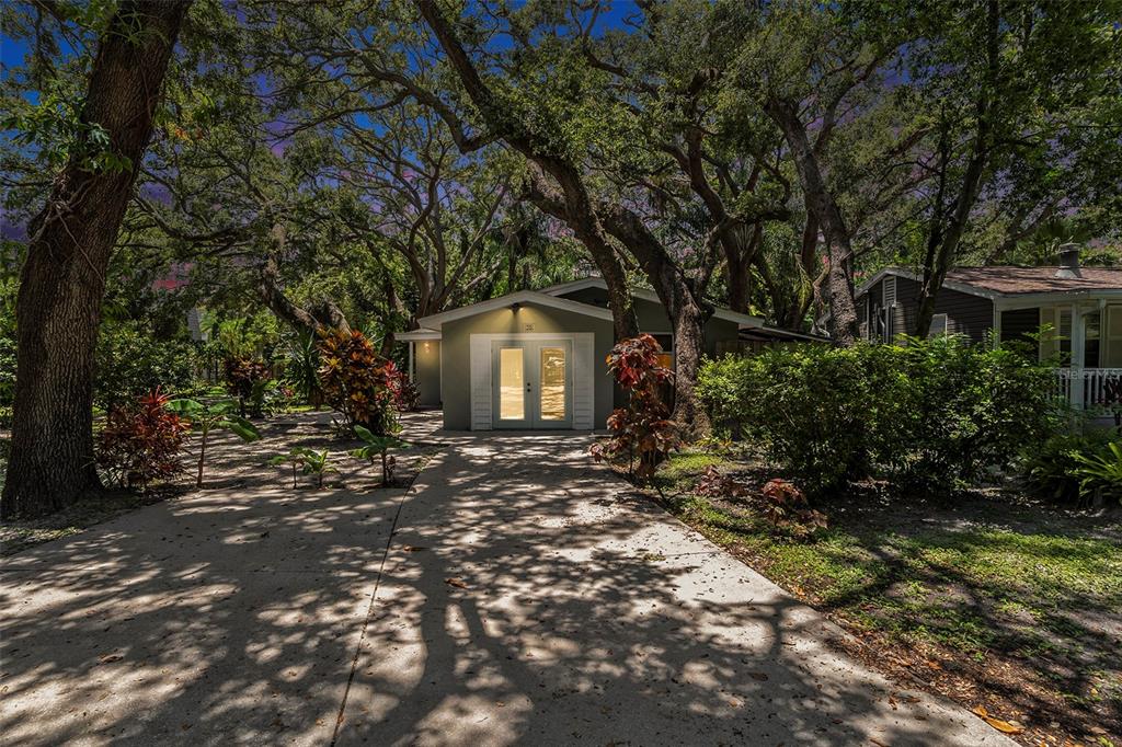 600 TANGERINE AVENUE