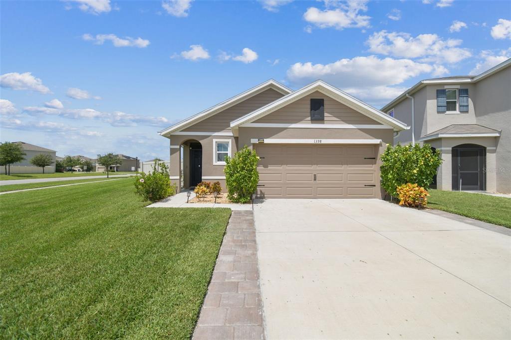 1398 CRESCENT HOOP WAY