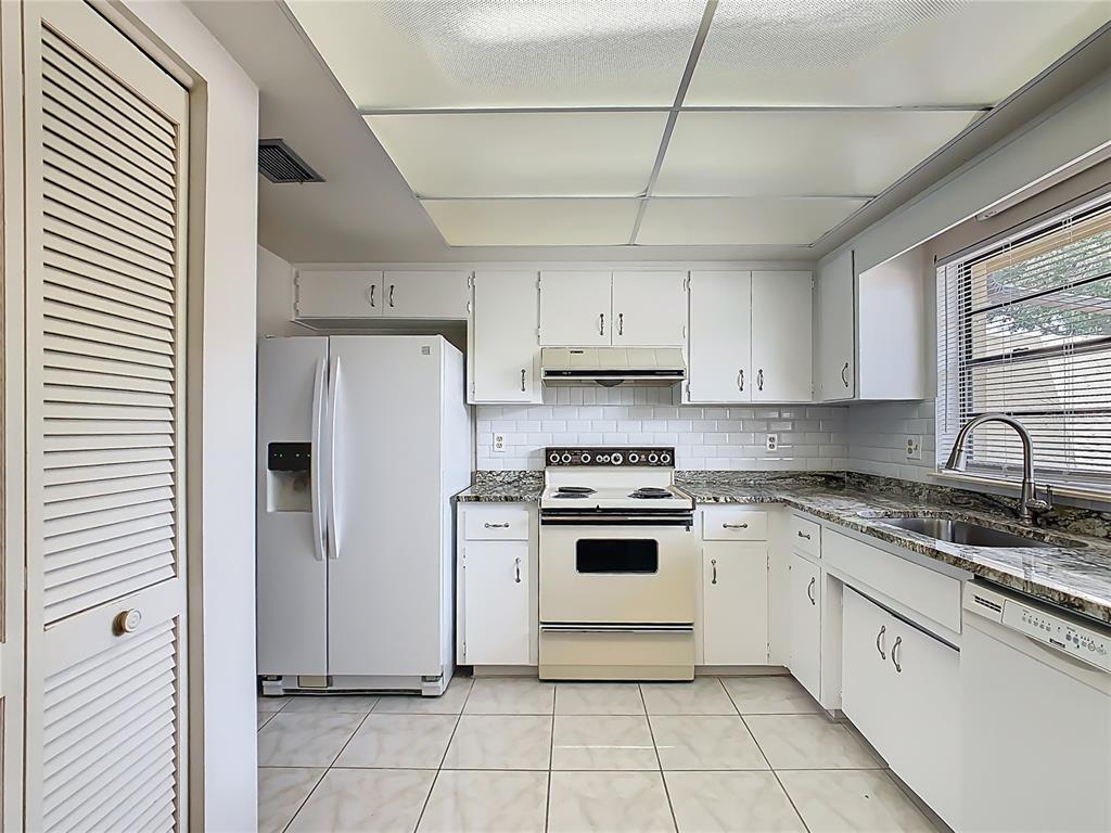 1012 MEDINAH DR SE, WINTER HAVEN, FL — photo 3 of 30