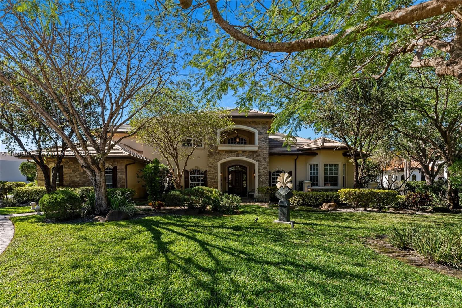 12483 Grand Oaks Dr, Davie FL 33330