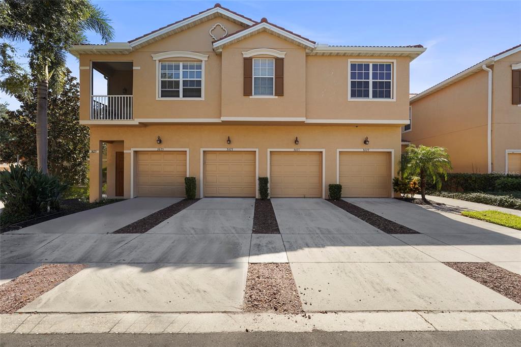 3671 PARKRIDGE CIRCLE UNIT 8-201