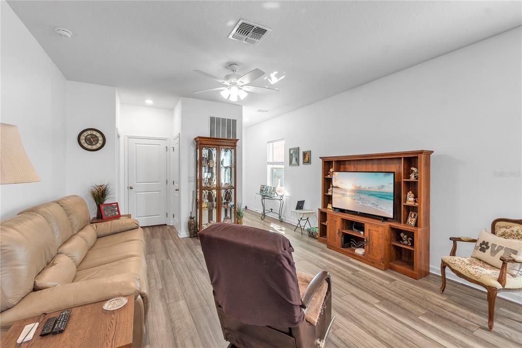 10427 LADYBUG COVE, PARRISH, FL — photo 2 of 24