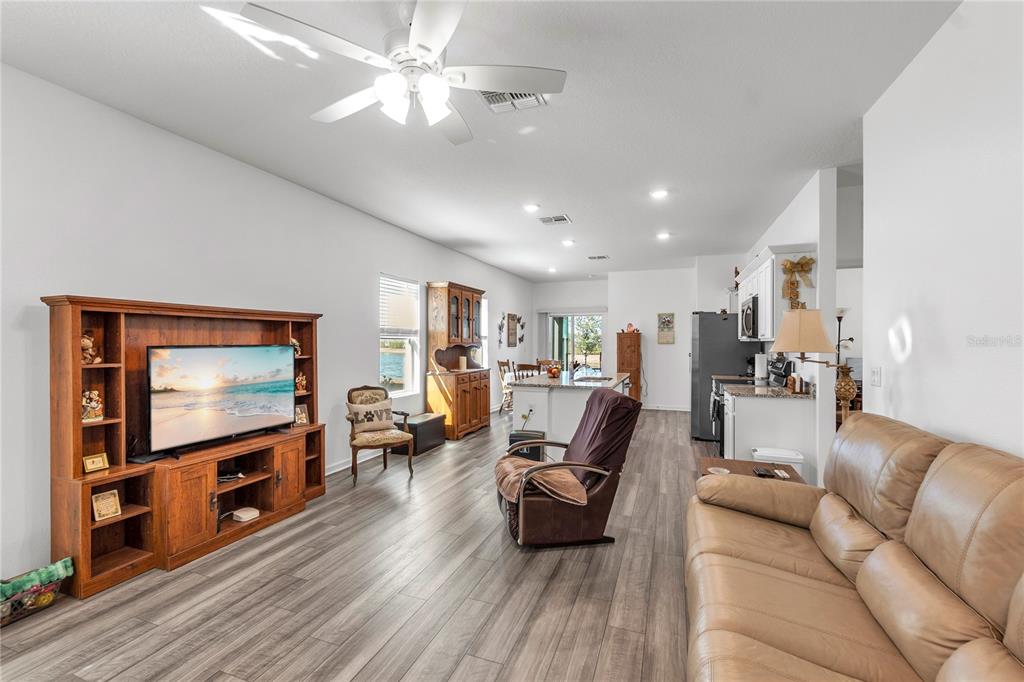 10427 LADYBUG COVE, PARRISH, FL — photo 3 of 24