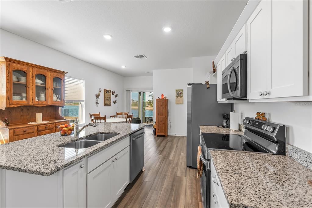 10427 LADYBUG COVE, PARRISH, FL — photo 5 of 24