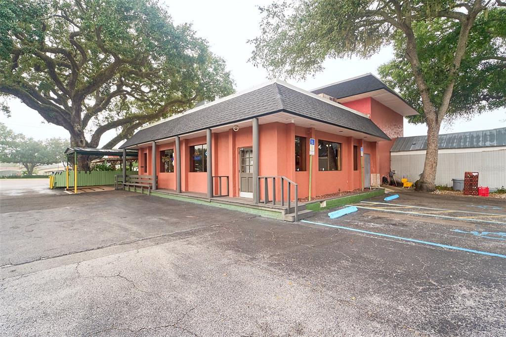 706 E BRANDON BOULEVARD, BRANDON, FL — photo 4 of 30