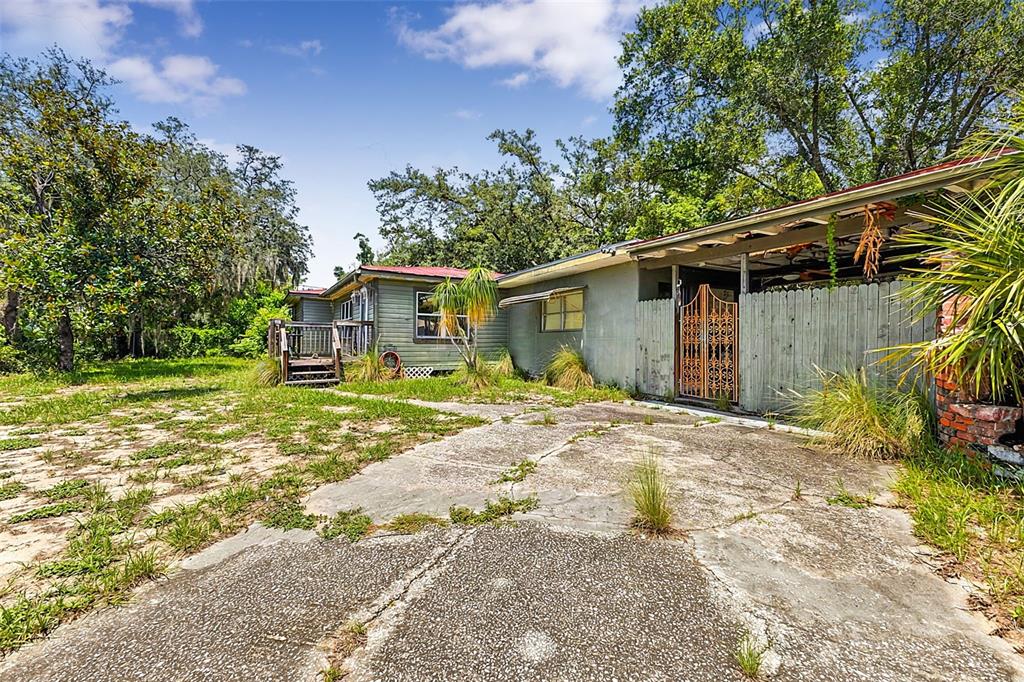 8725 N 26TH STREET, TAMPA, FL — photo 3 of 30