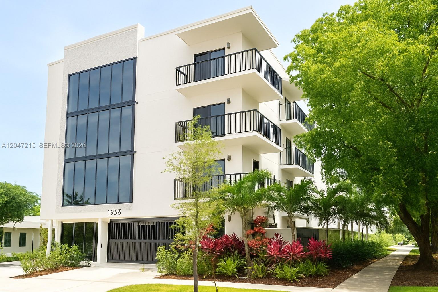 1950 Fletcher St # 305, Hollywood FL 33020