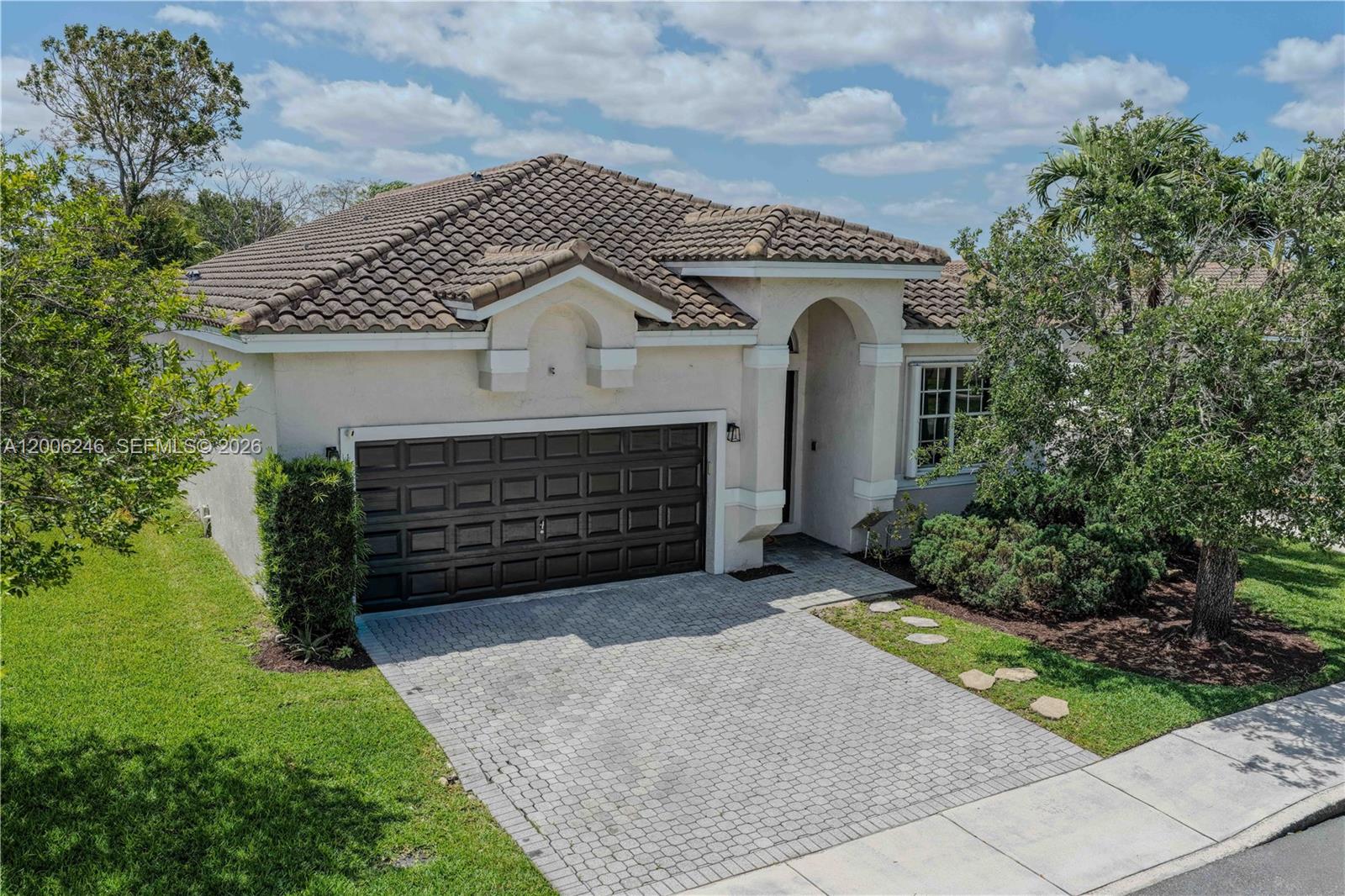 16284 NW 24th St, Pembroke Pines FL 33028