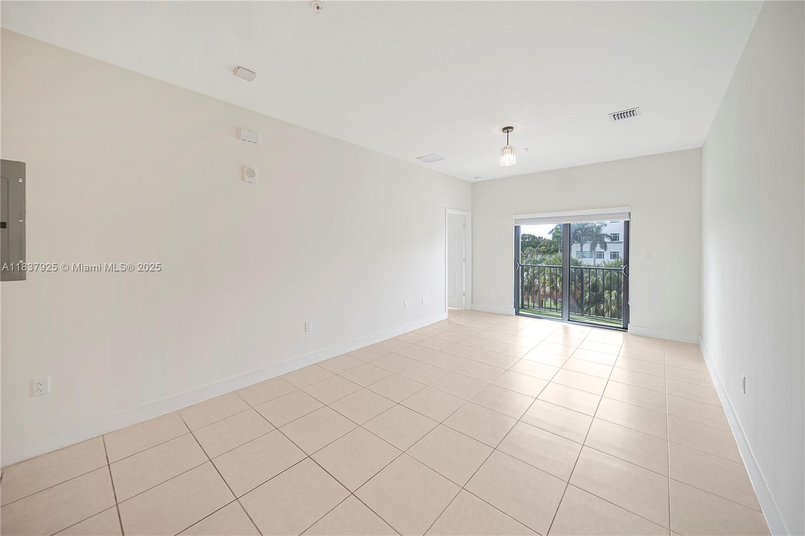 8265 NW 41st St # 307, Doral FL 33166