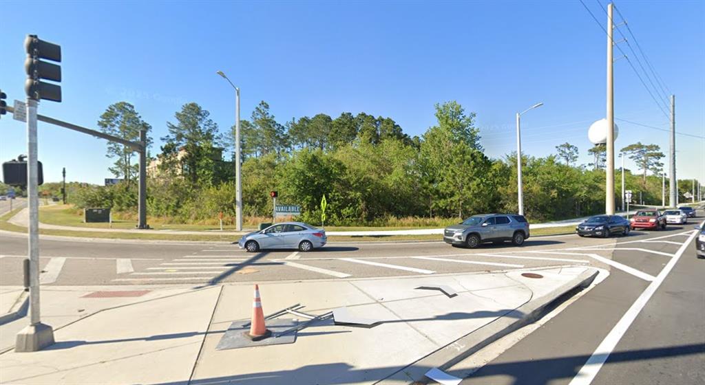 E OSCEOLA PARKWAY