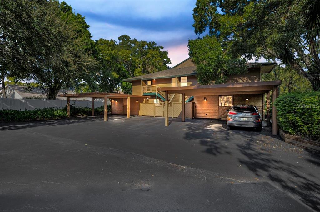 902 LENNOX ROAD W UNIT 902