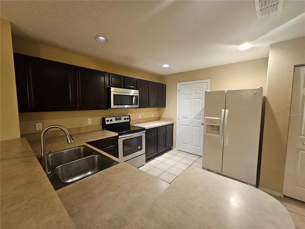622 OLD PINE CT, SANFORD, FL — photo 4 of 11