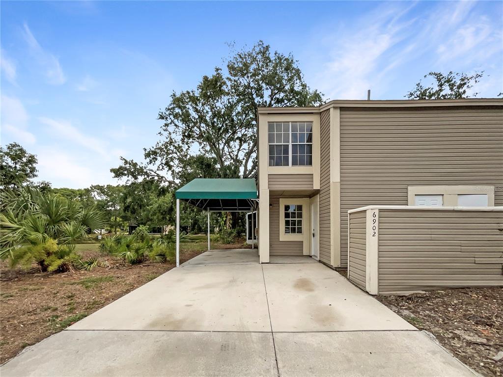 6902 LAKEVIEW COURT