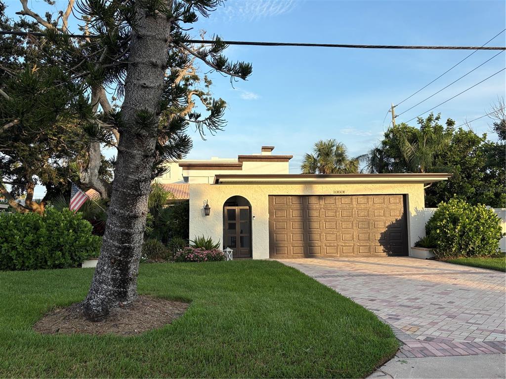 1040 PALM DRIVE