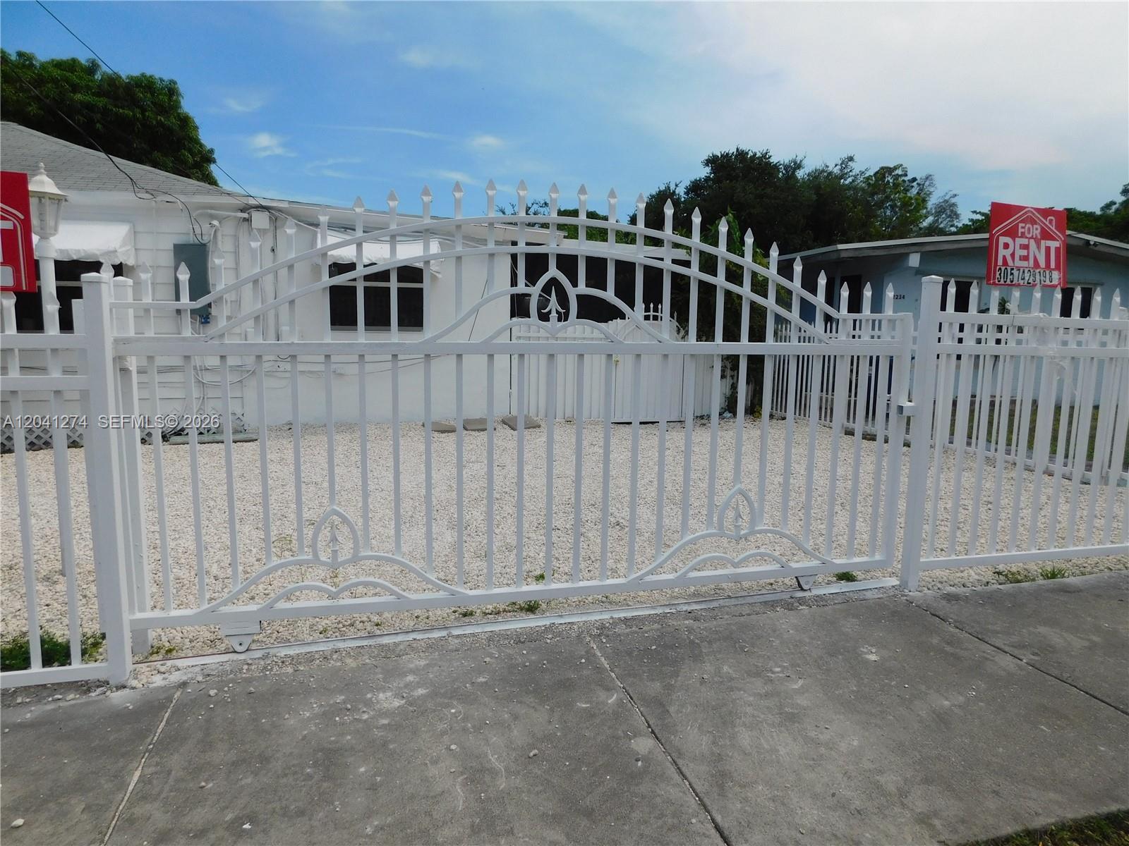 2230 NW 58th St # B, Miami FL 33142
