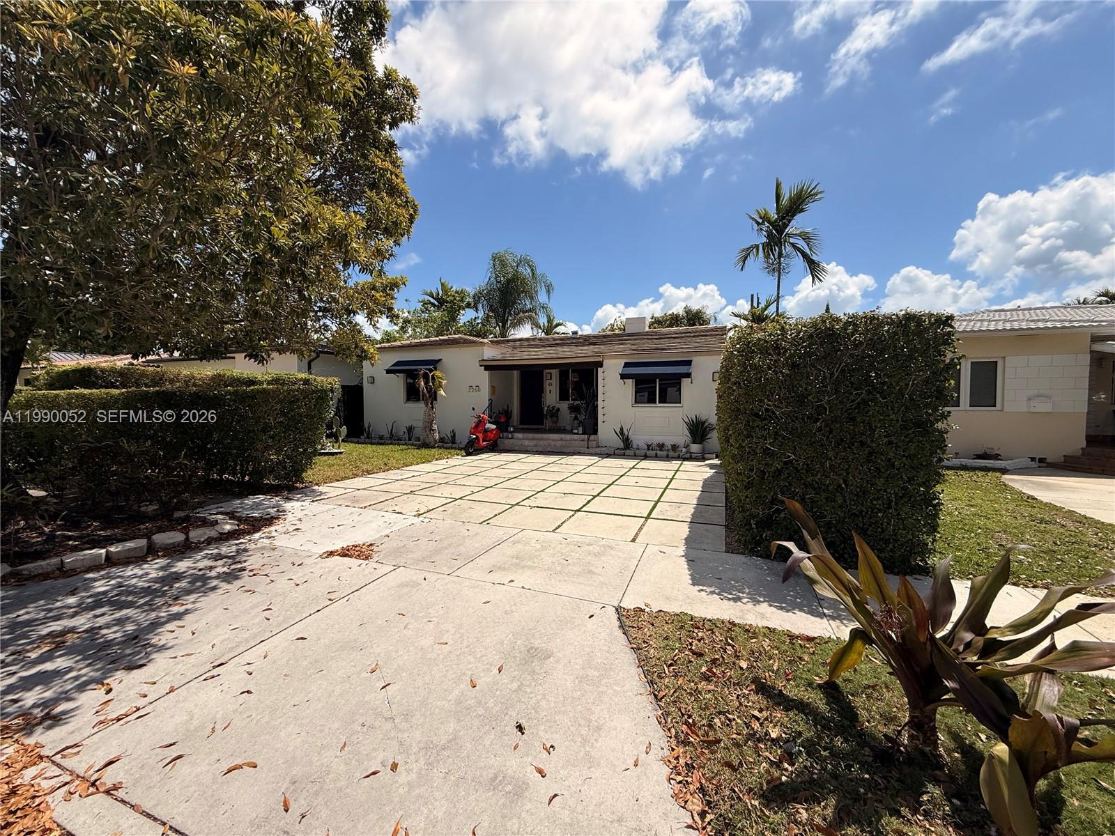 2260 SW 25th St, Miami FL 33133