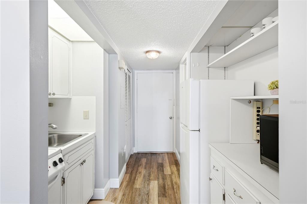 4725 COVE CIRCLE UNIT 306, ST PETERSBURG, FL — photo 3 of 30