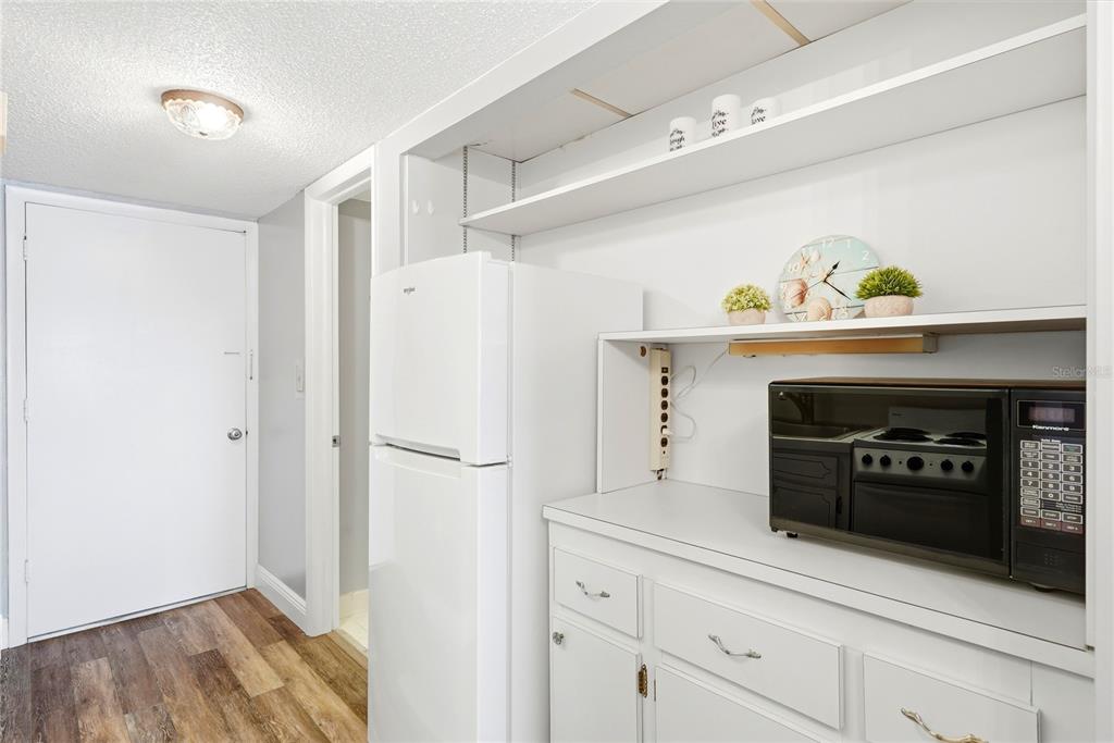 4725 COVE CIRCLE UNIT 306, ST PETERSBURG, FL — photo 4 of 30