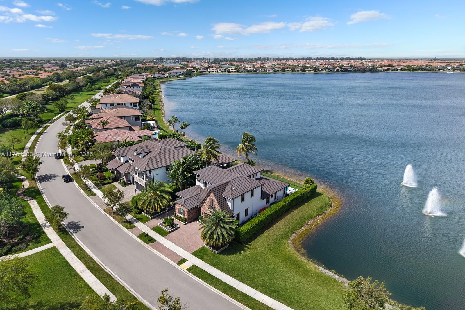 11001 W Watercrest Cir W, Parkland FL 33076