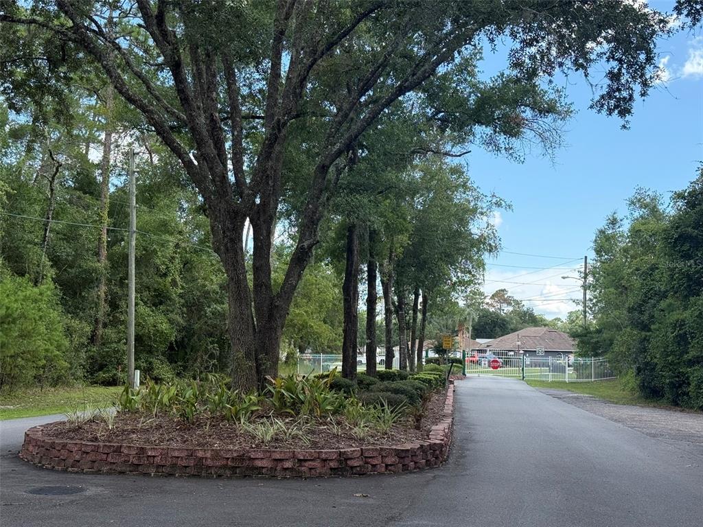 13128 NE 7TH LOOP, SILVER SPRINGS, FL — photo 2 of 30
