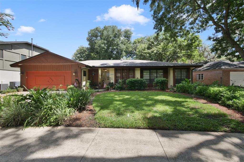 1121 SHOREWOOD DRIVE