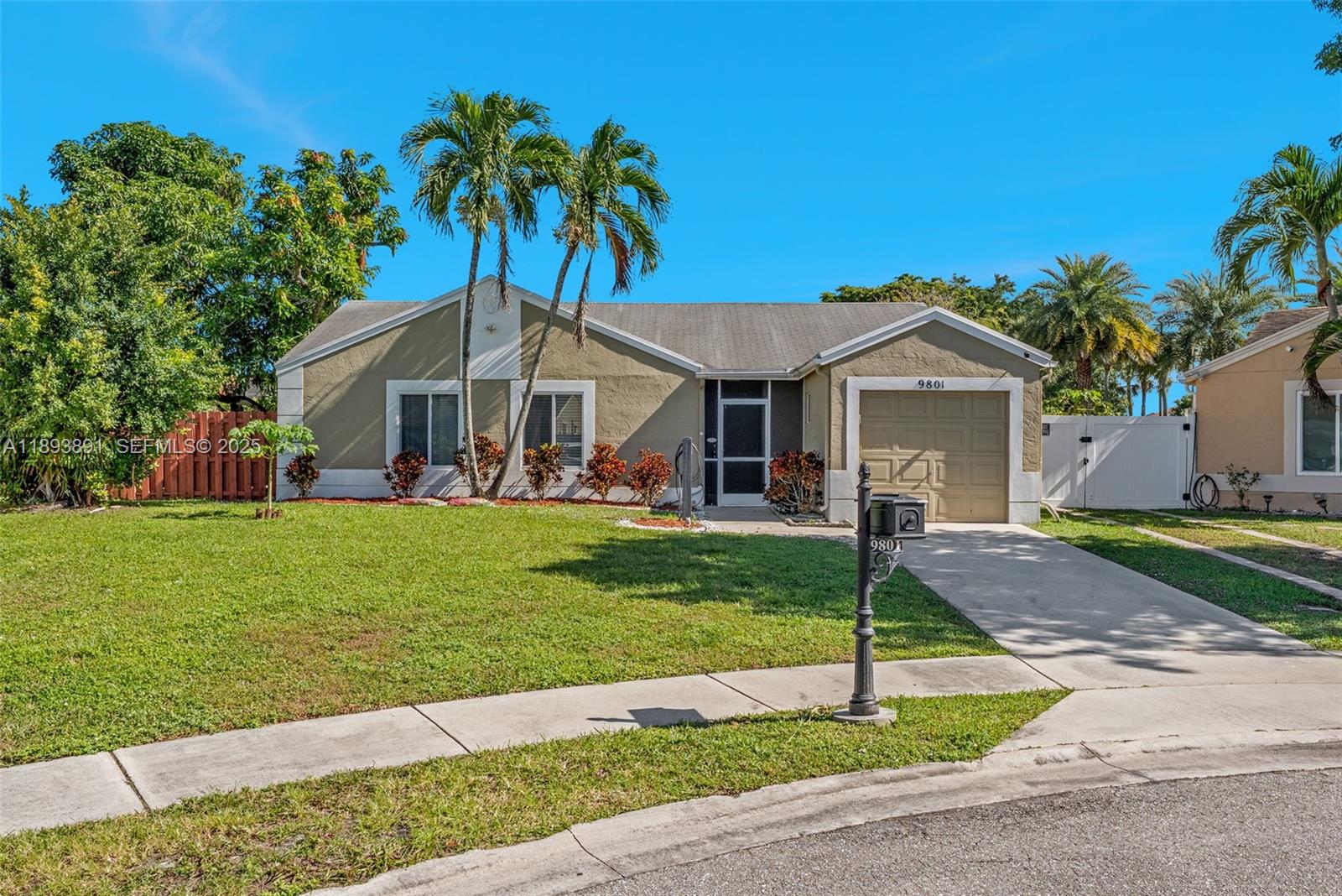9801 Ridgecreek Rd, Boca Raton FL 33496