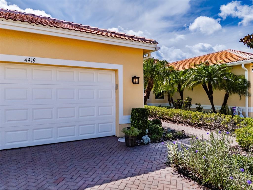4919 MARBLE SPRINGS CIRCLE, WIMAUMA, FL — photo 4 of 30