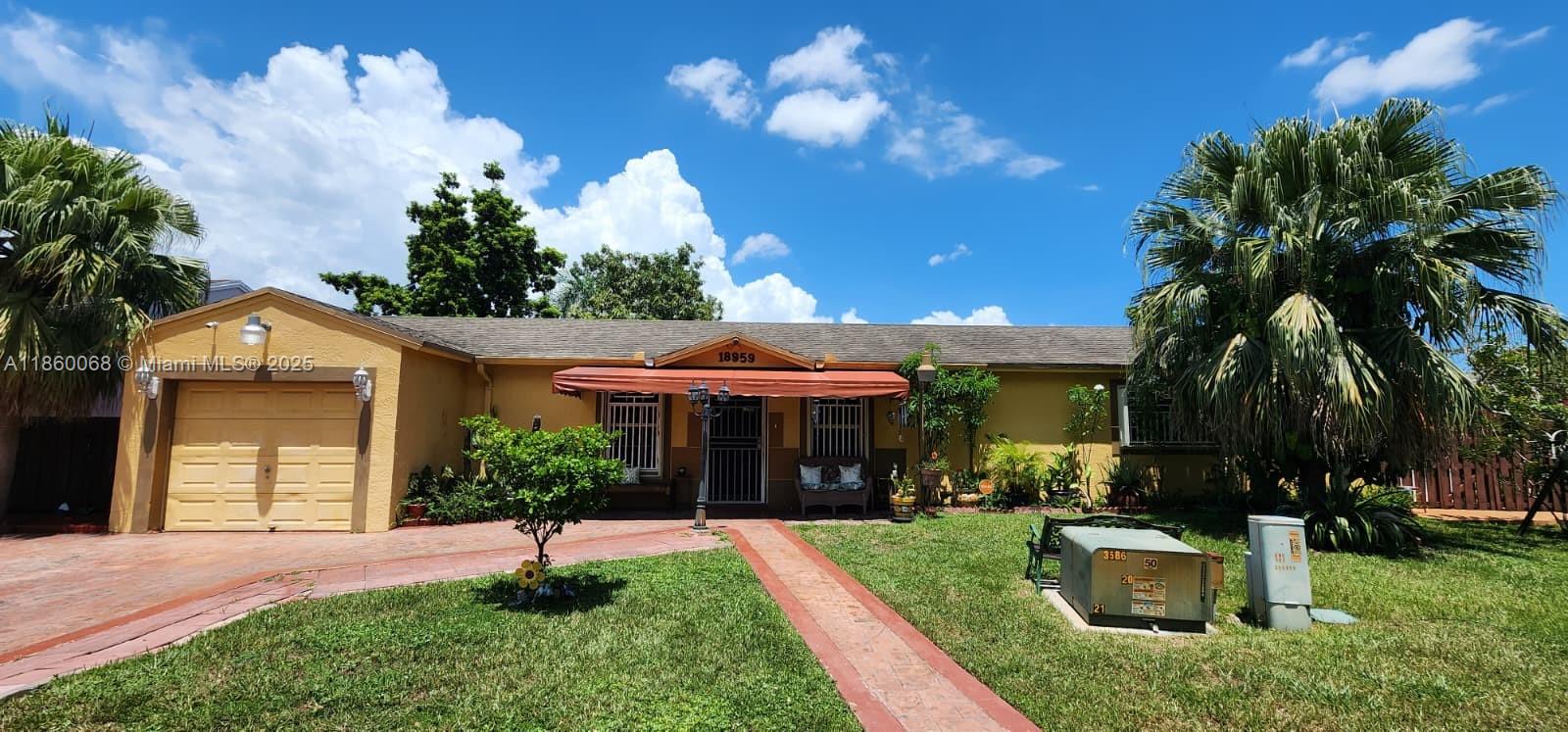 18959 NW 63rd Ct Cir, Hialeah FL 33015