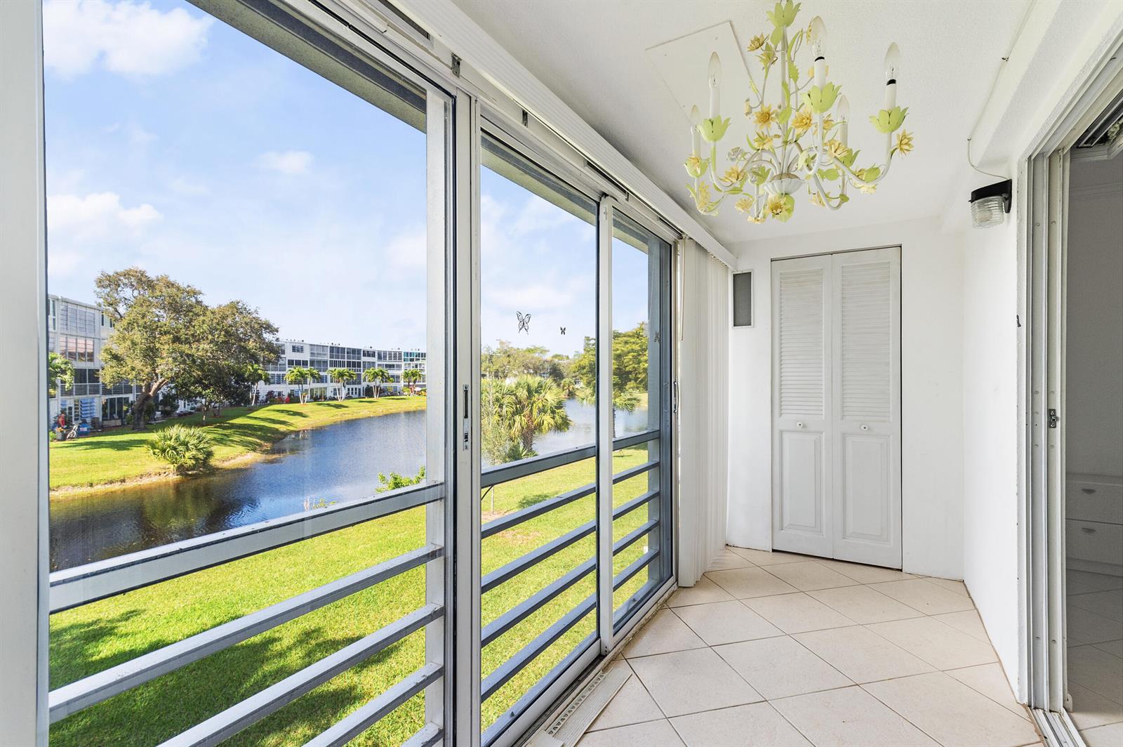 97 Oakridge H # 97, Deerfield Beach FL 33442