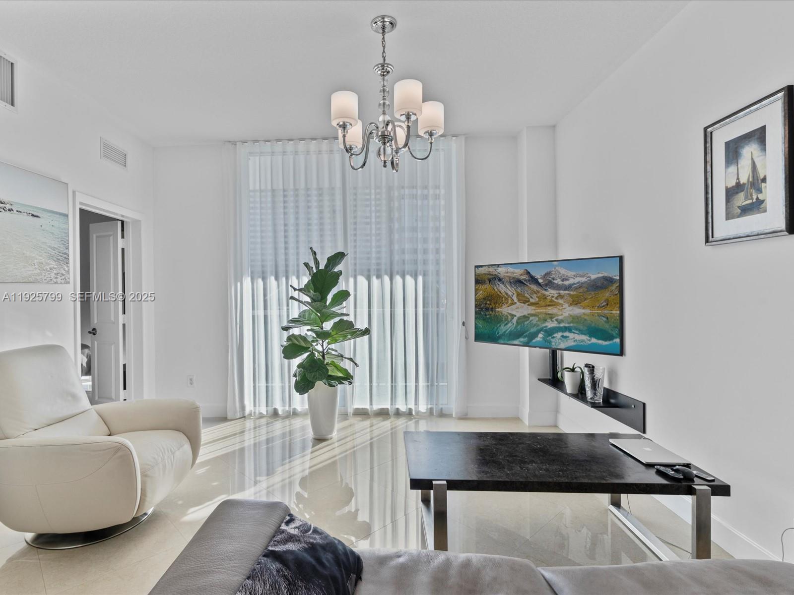 1945 S Ocean Dr # 404, Hallandale Beach FL 33009