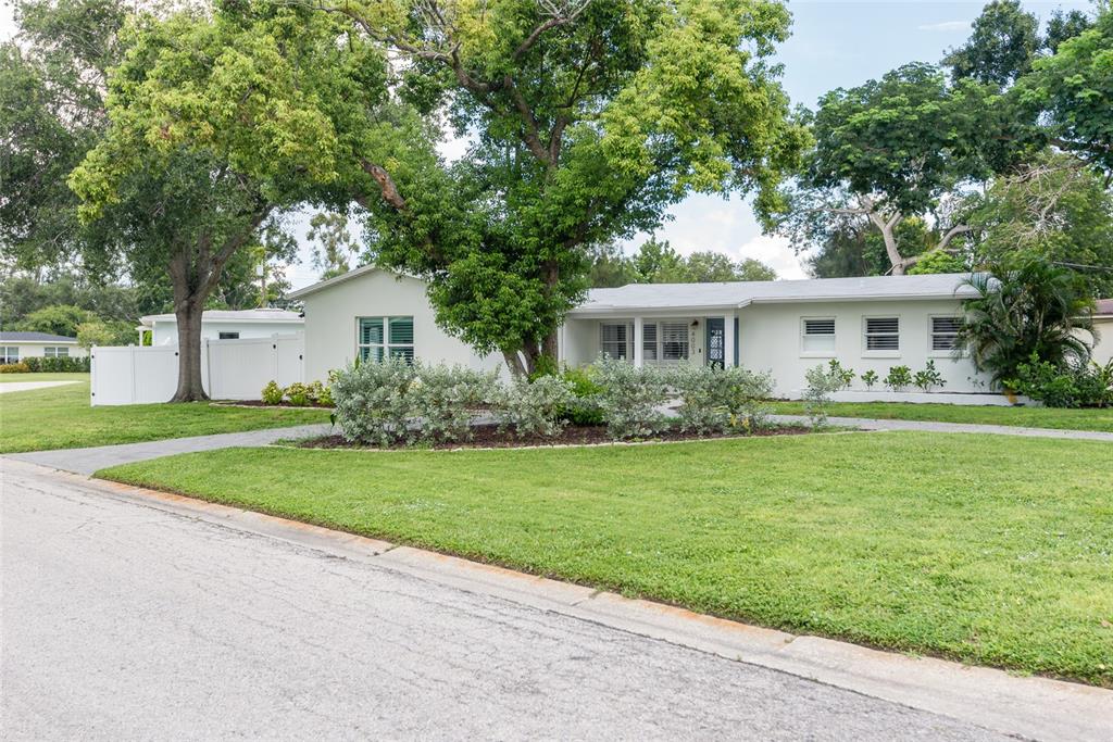 4003 W COACHMAN AVENUE