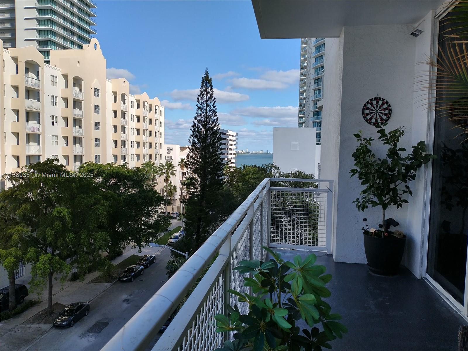 444 NE 30th St # 607, Miami FL 33137
