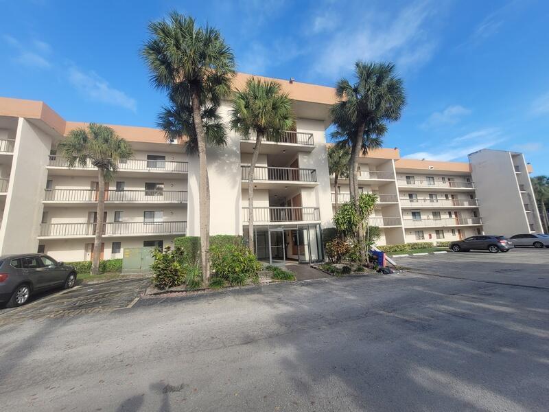 5917 Via Vermilya # 206, Lake Worth FL 33462